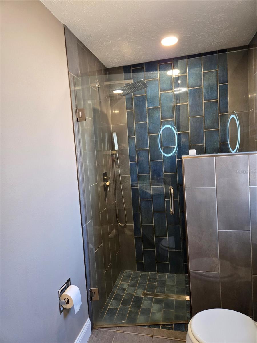 Image 14 of 32 For 3814 Cloverhill Court