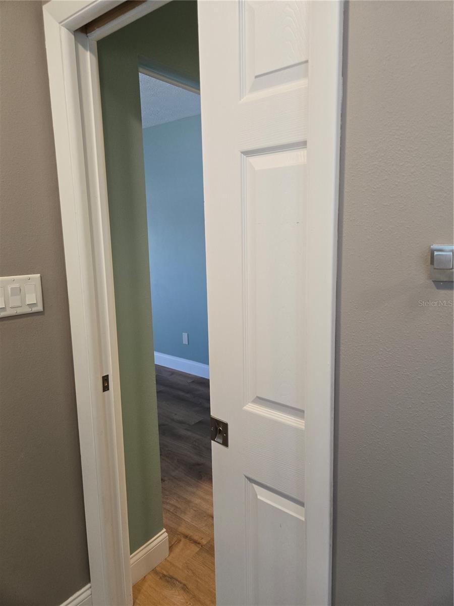 Image 15 of 32 For 3814 Cloverhill Court