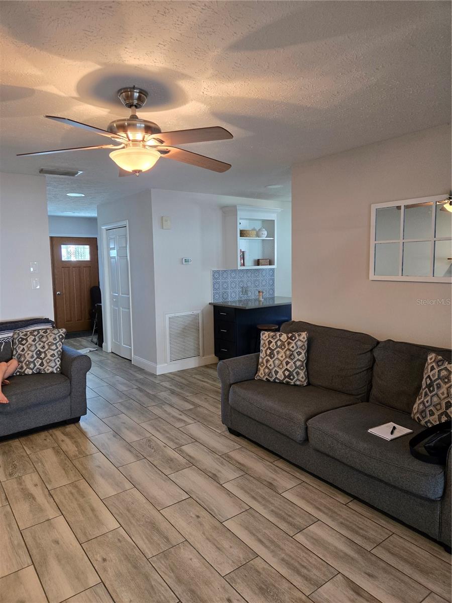 Image 17 of 32 For 3814 Cloverhill Court