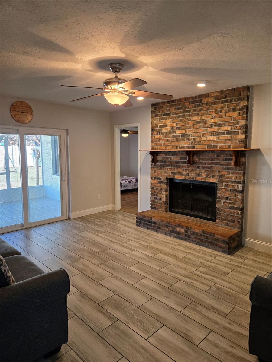 Image 18 of 32 For 3814 Cloverhill Court