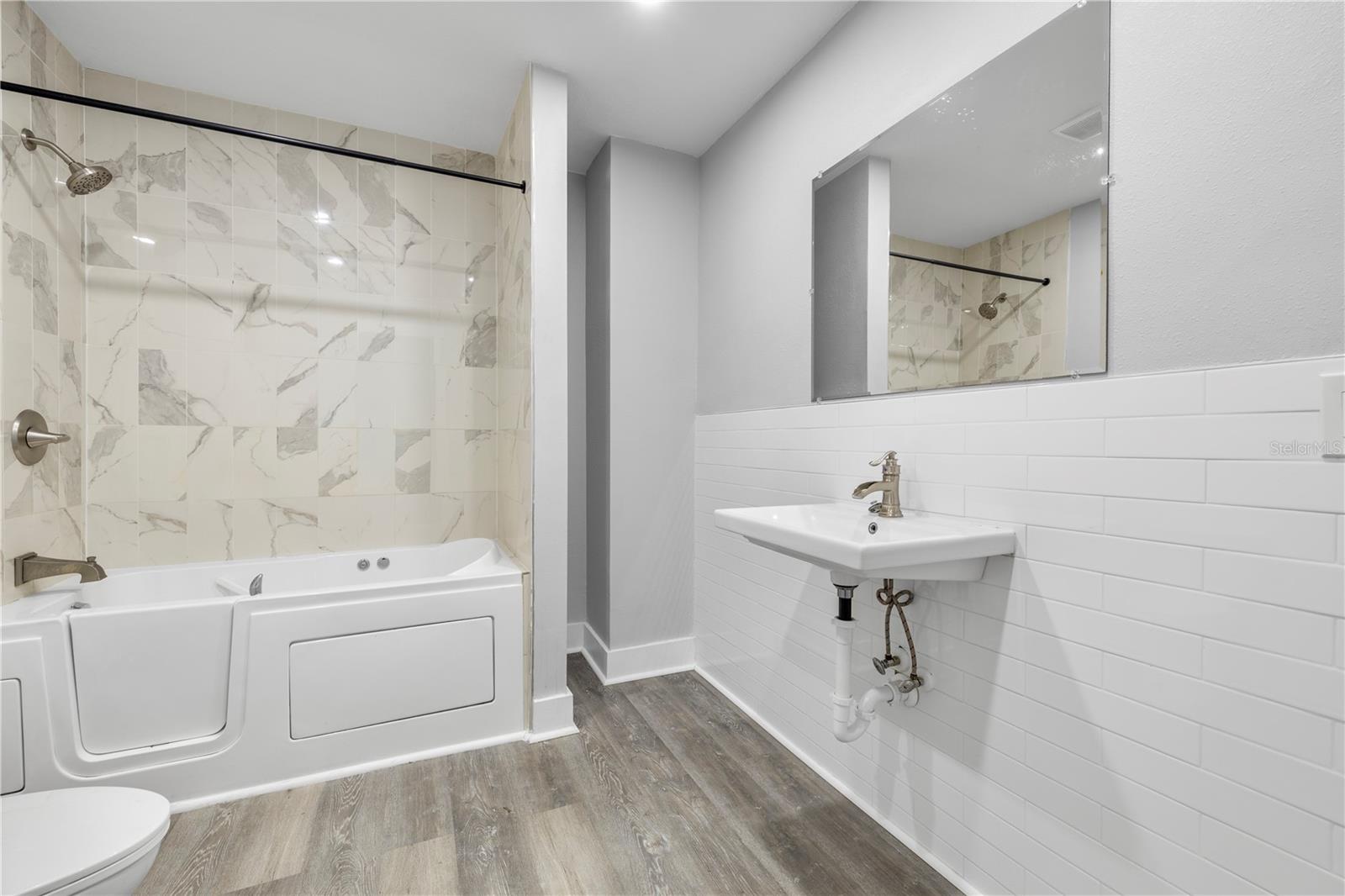 Image 28 of 67 For 3901 Platt Street