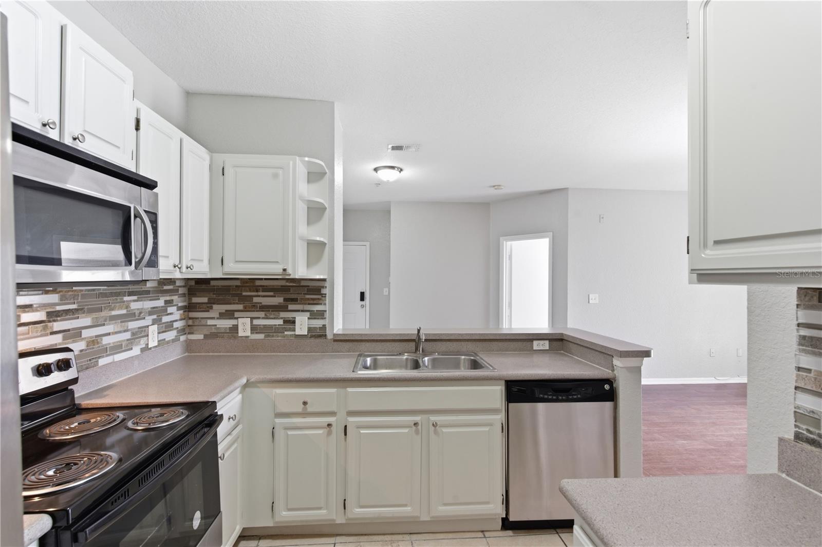 Image 12 of 29 For 5507 Legacy Crescent Place 202