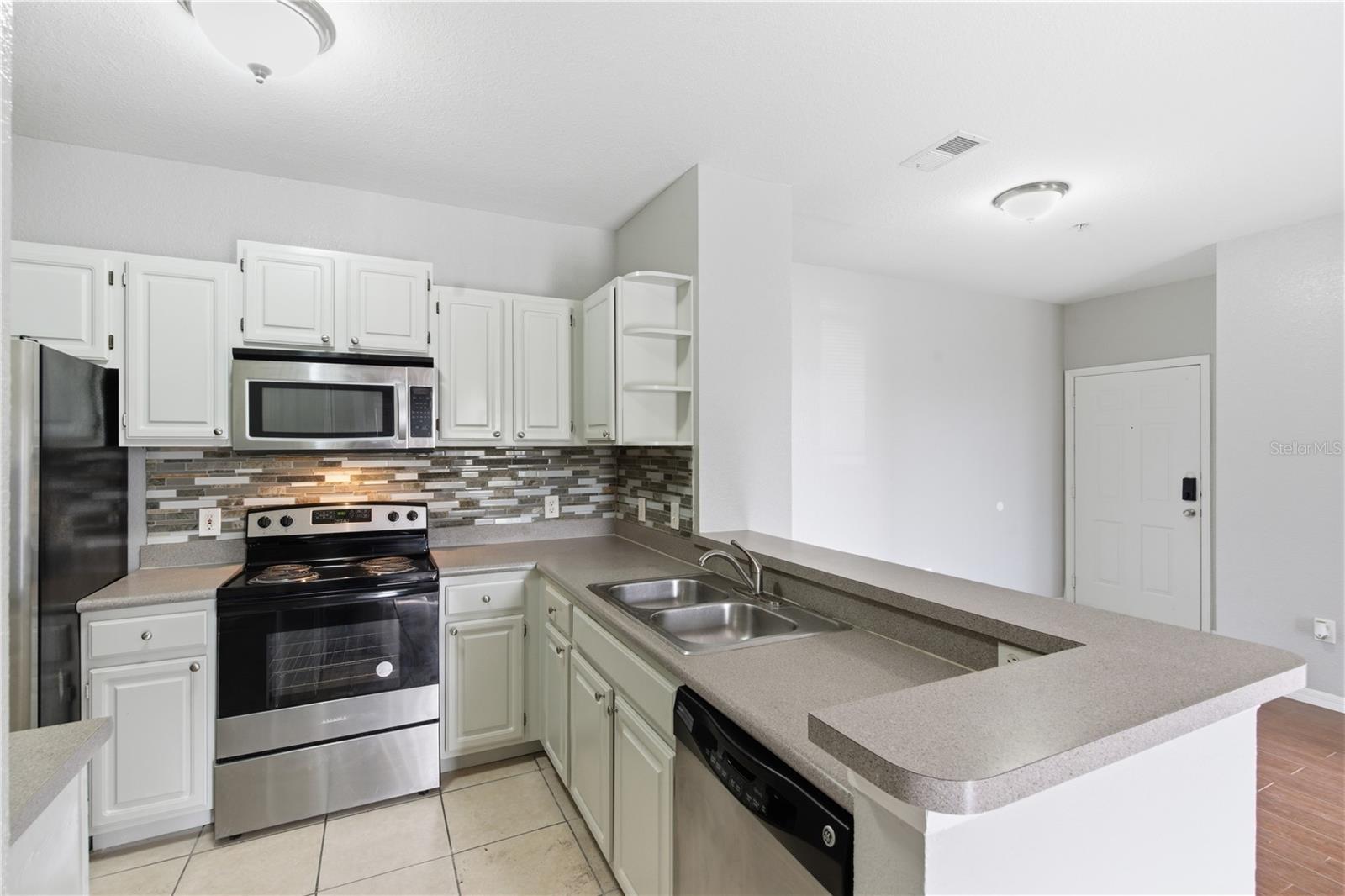 Image 3 of 29 For 5507 Legacy Crescent Place 202