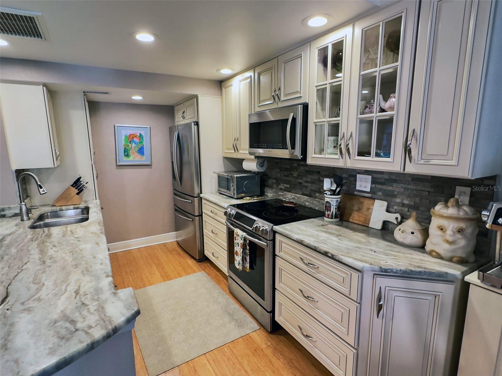 Image 17 of 67 For 8911 Blind Pass Road 220