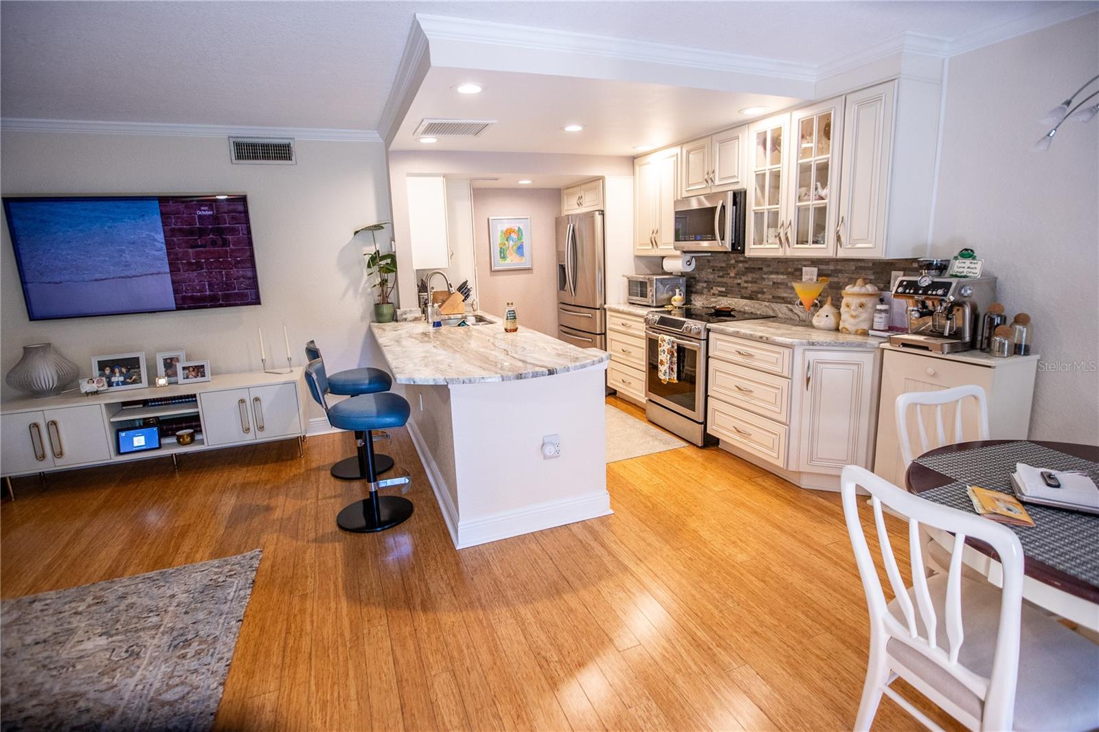 Image 21 of 67 For 8911 Blind Pass Road 220