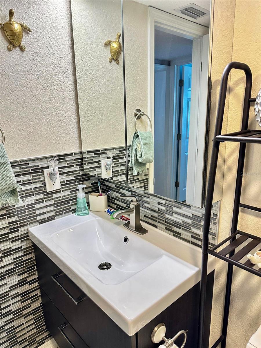 Image 37 of 67 For 8911 Blind Pass Road 220