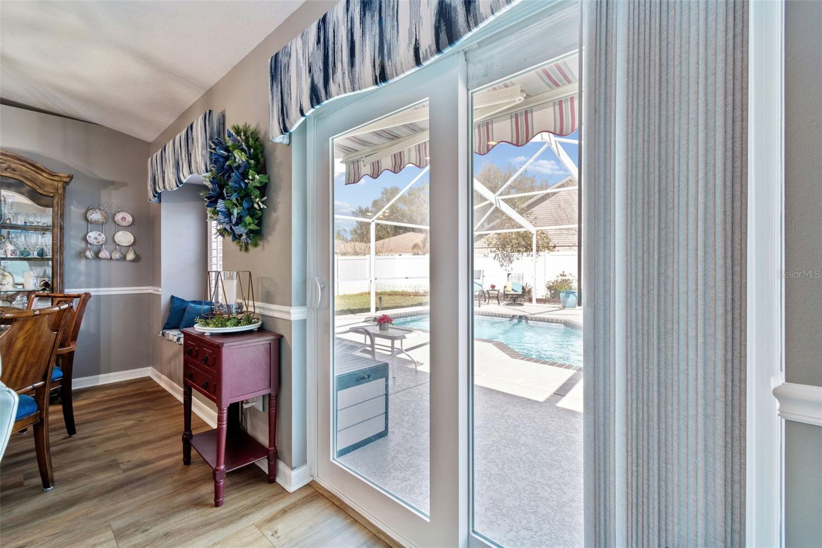 Listing photo id 11 for 3301 Black Gum Court