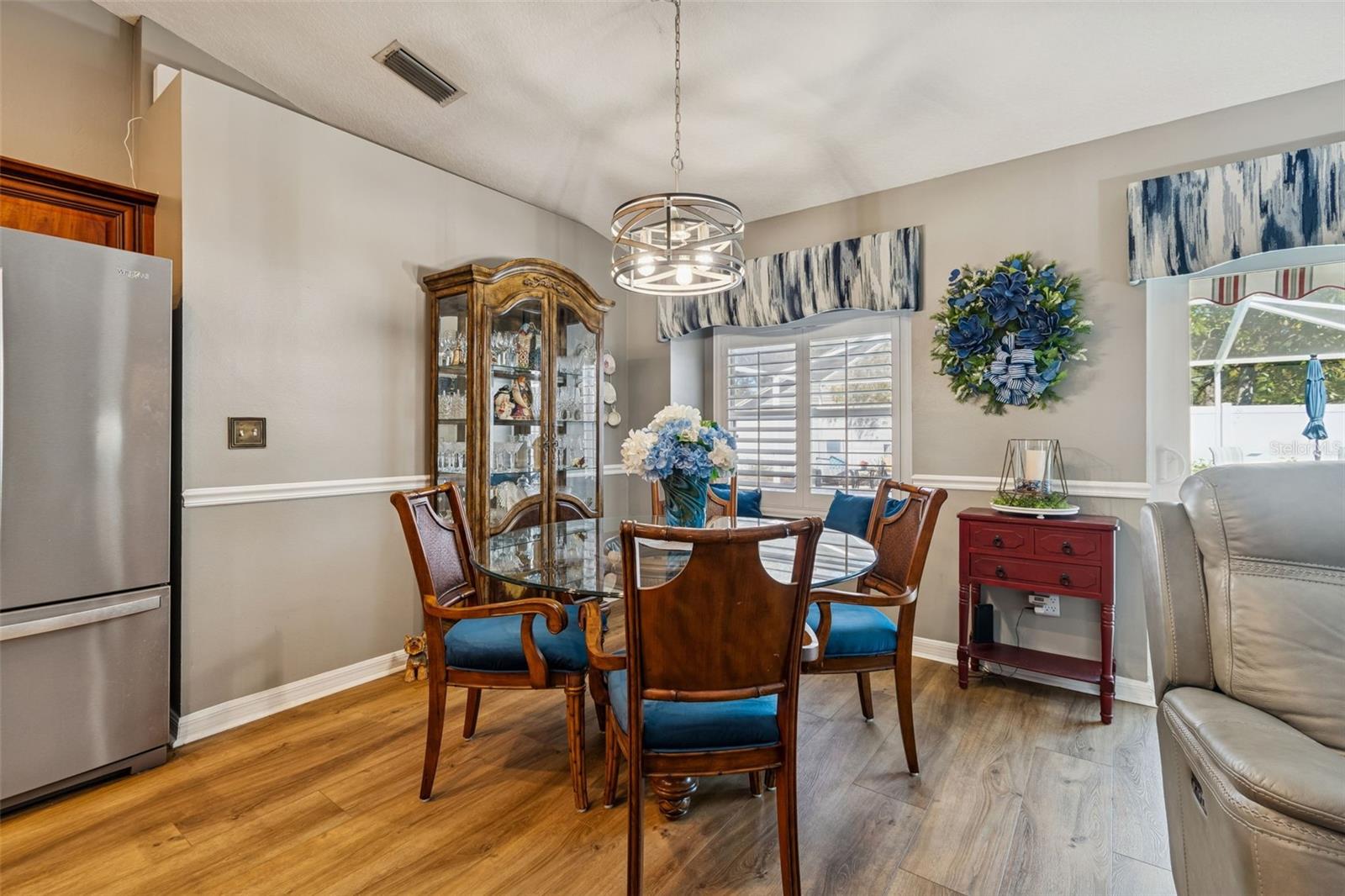 Listing photo id 15 for 3301 Black Gum Court