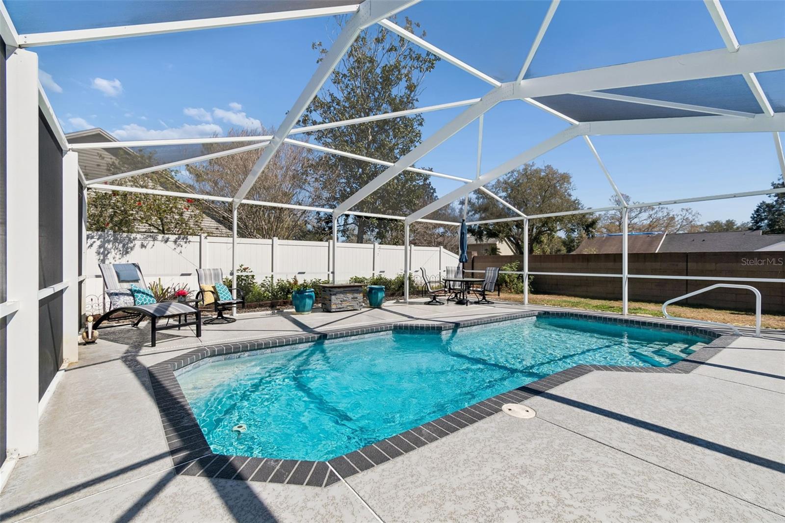 Listing photo id 42 for 3301 Black Gum Court