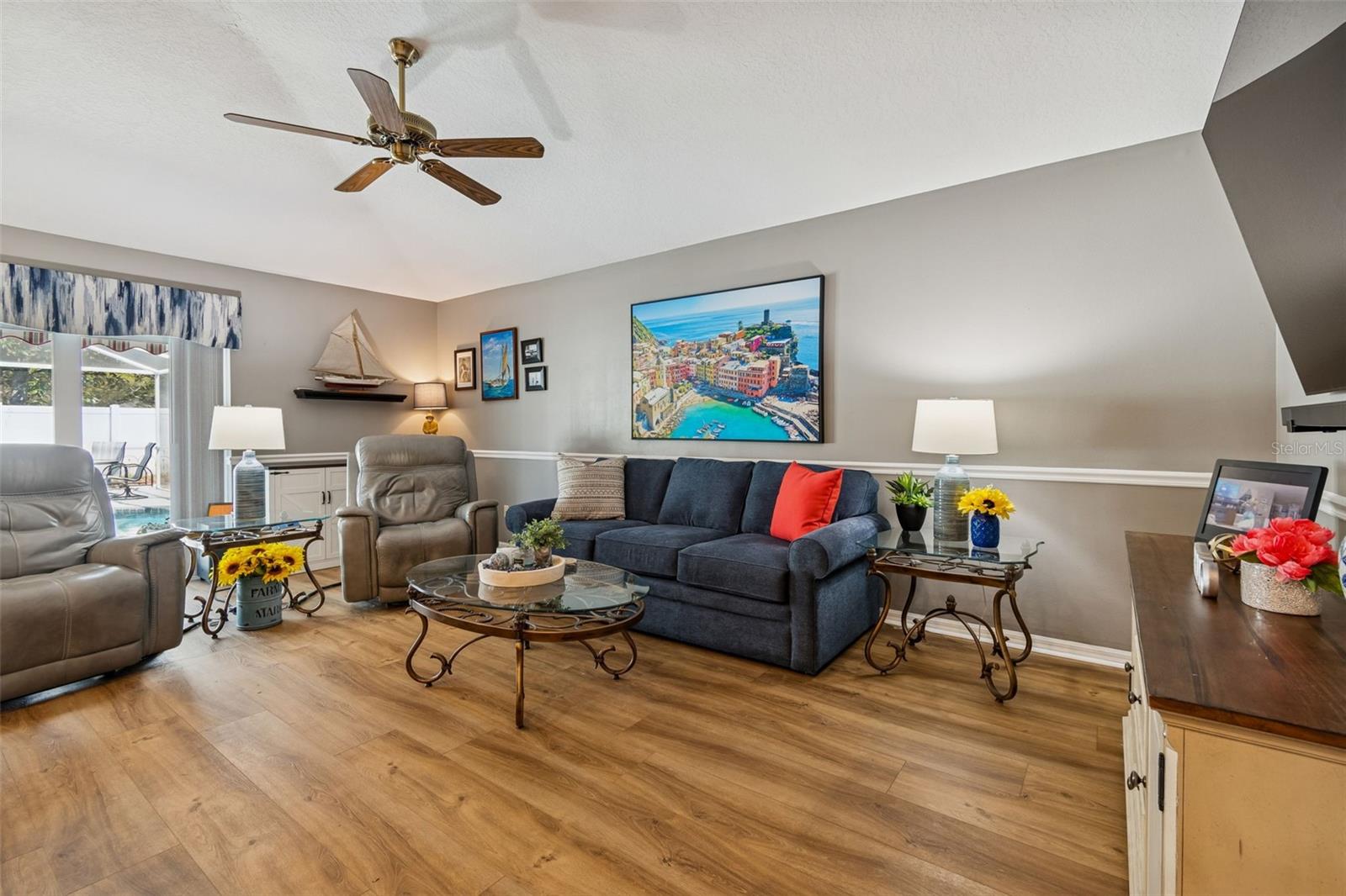 Listing photo id 6 for 3301 Black Gum Court