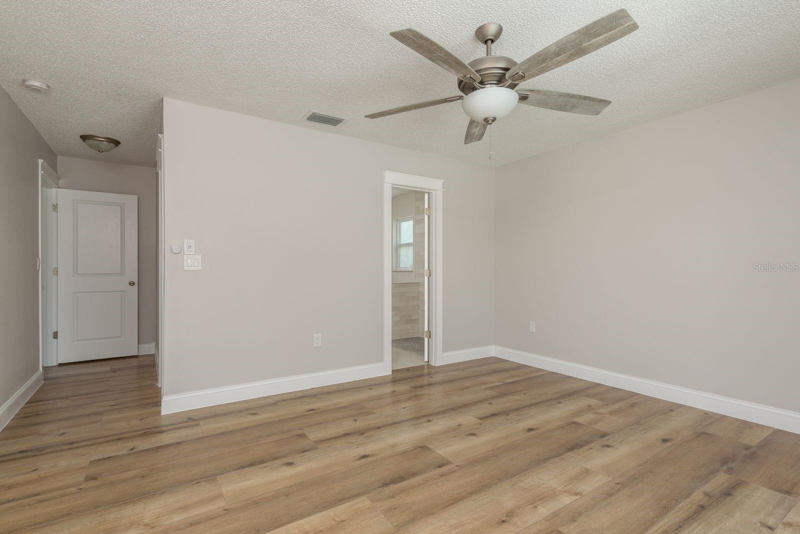 Image 20 of 48 For 4246 Marine Parkway