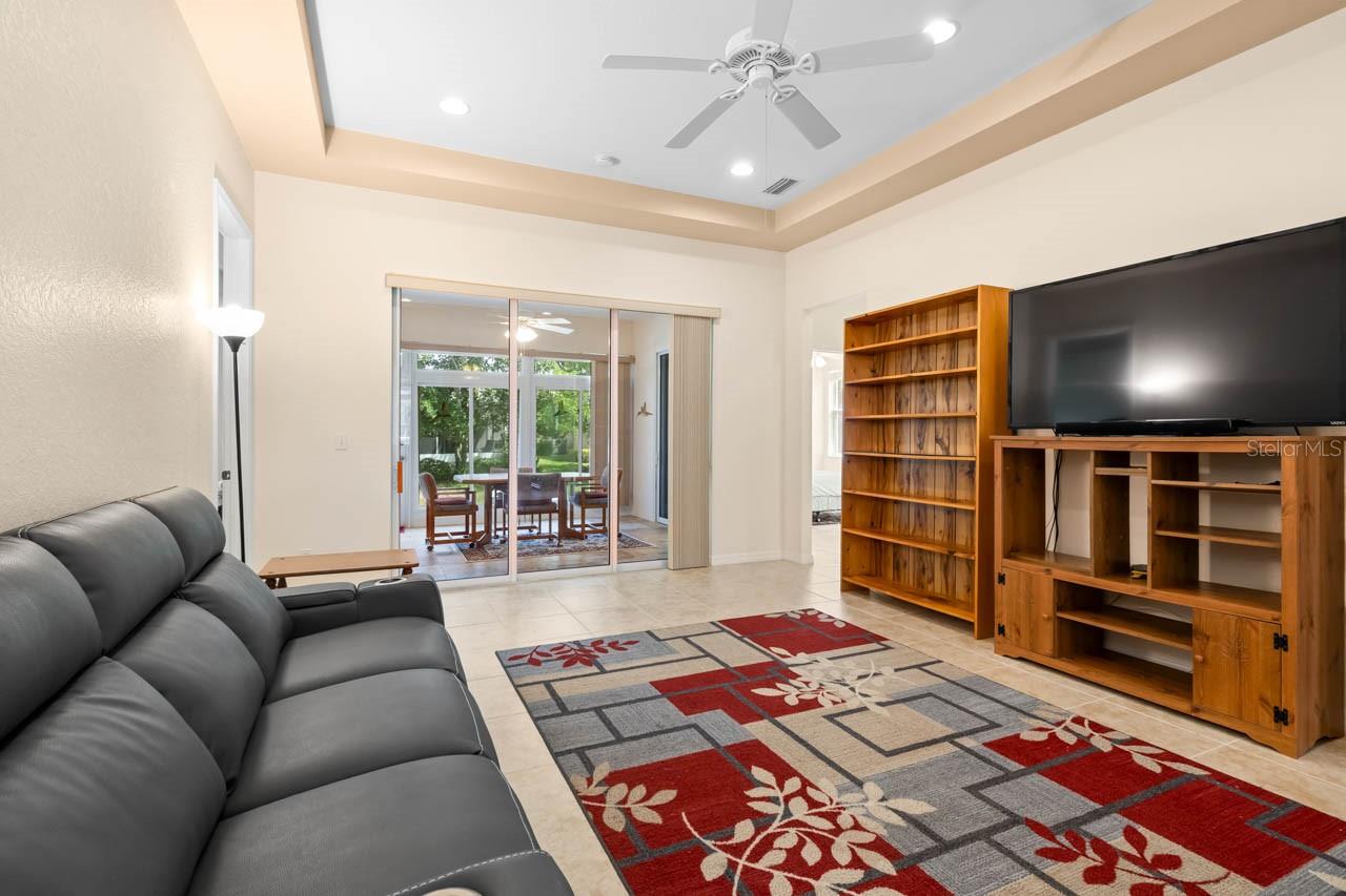 Image 12 of 22 For 1007 Chelsea Greens Court 36