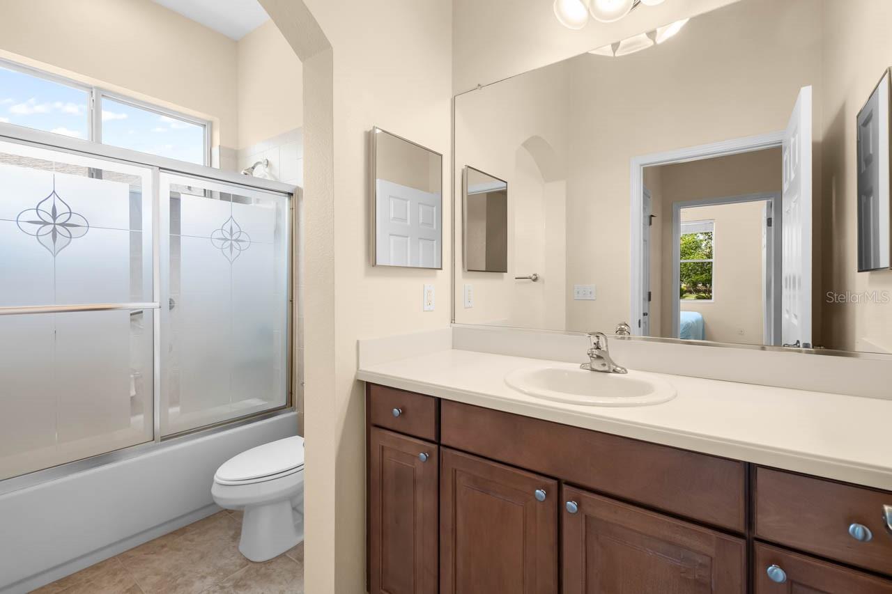 Image 18 of 22 For 1007 Chelsea Greens Court 36