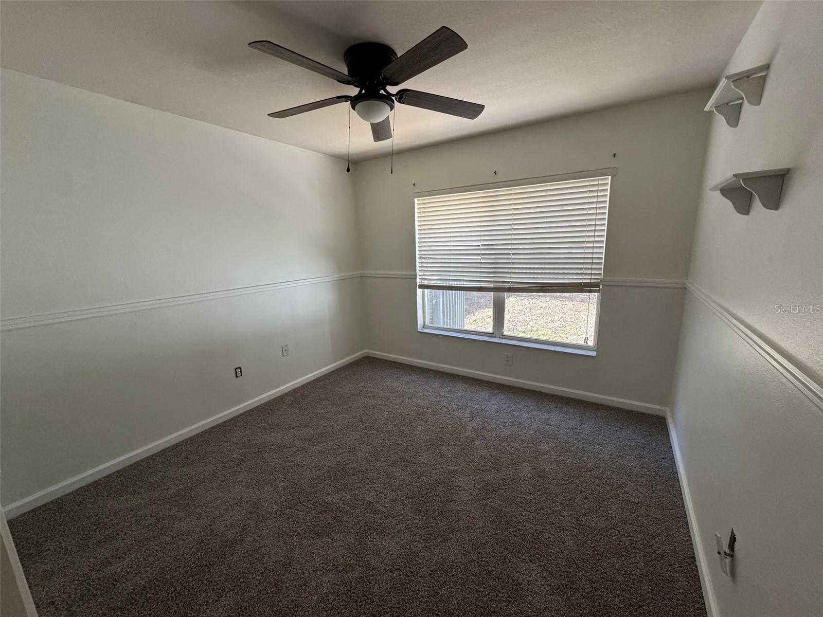 Image 10 of 17 For 635 White Flower Way