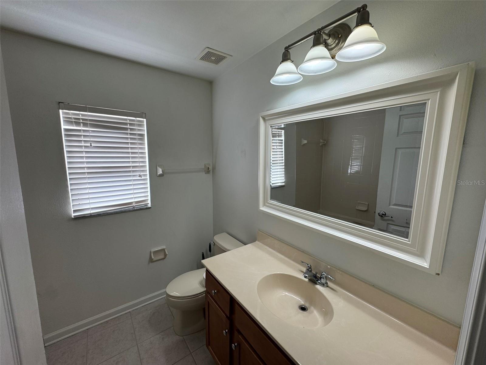 Image 11 of 17 For 635 White Flower Way