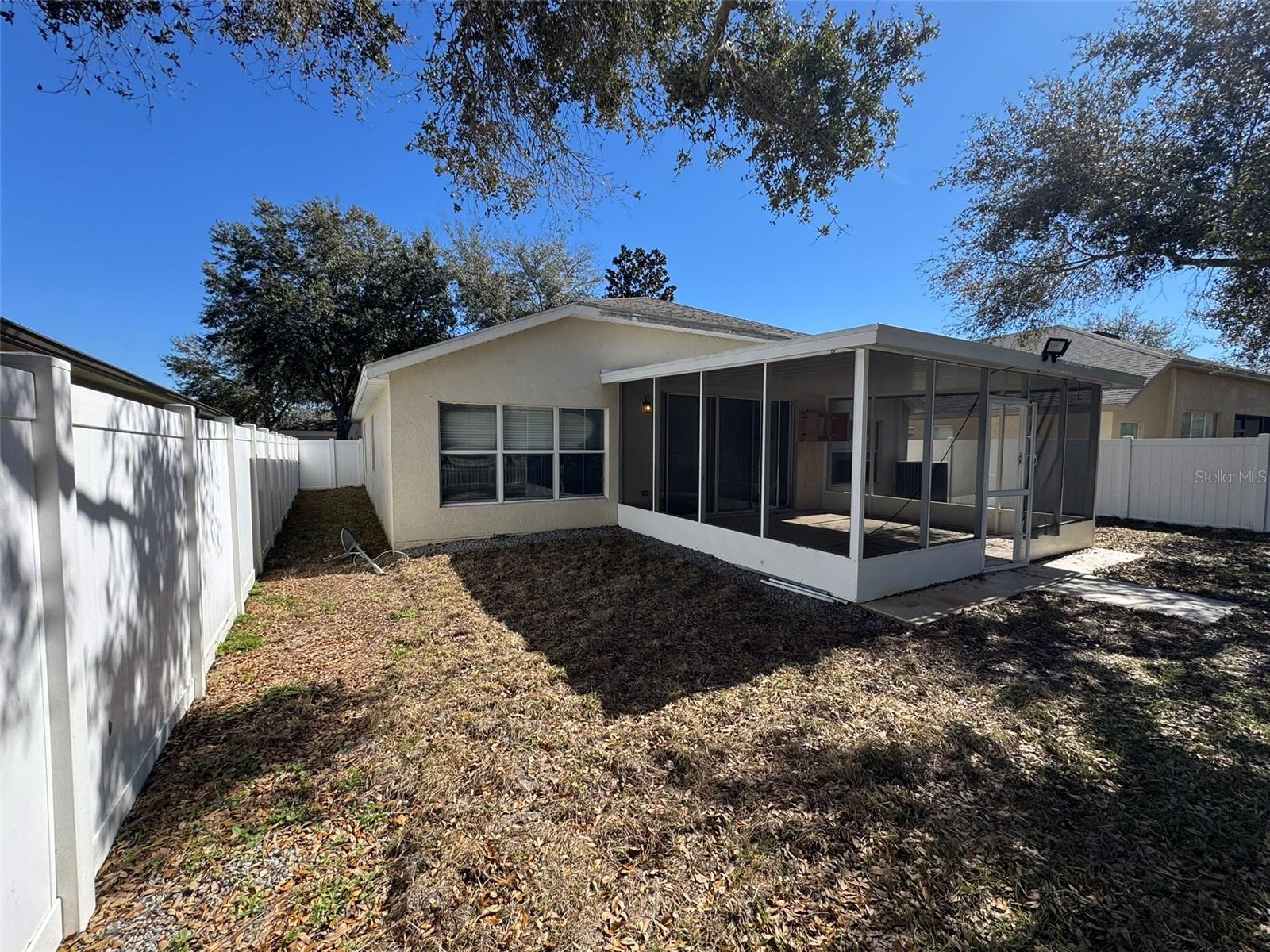 Image 15 of 17 For 635 White Flower Way