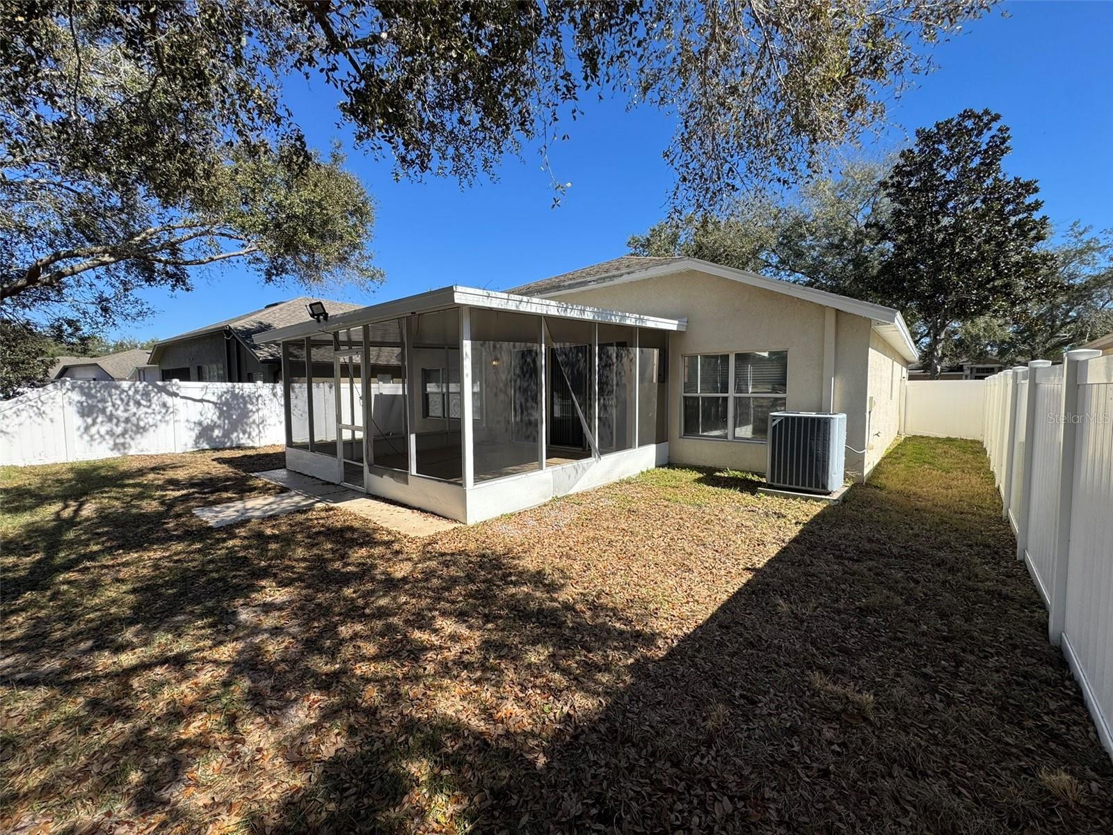 Image 16 of 17 For 635 White Flower Way