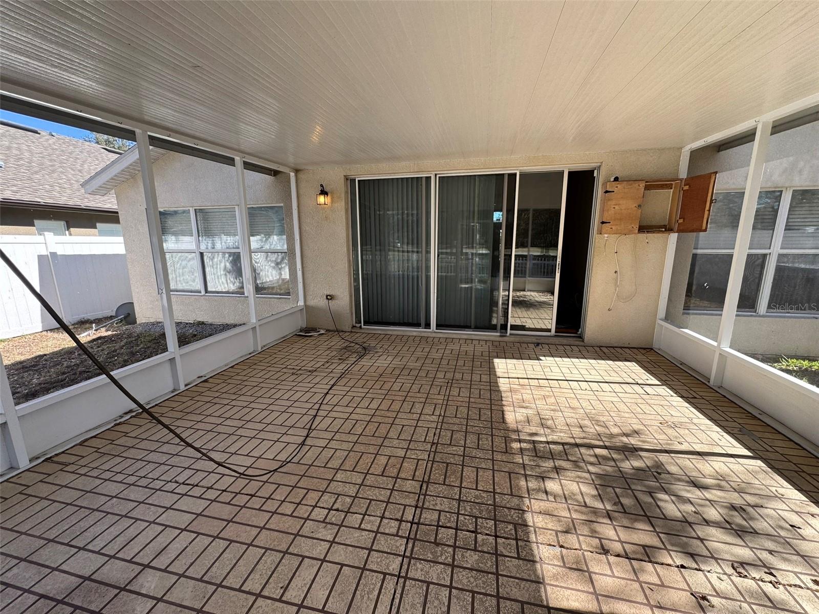 Image 17 of 17 For 635 White Flower Way