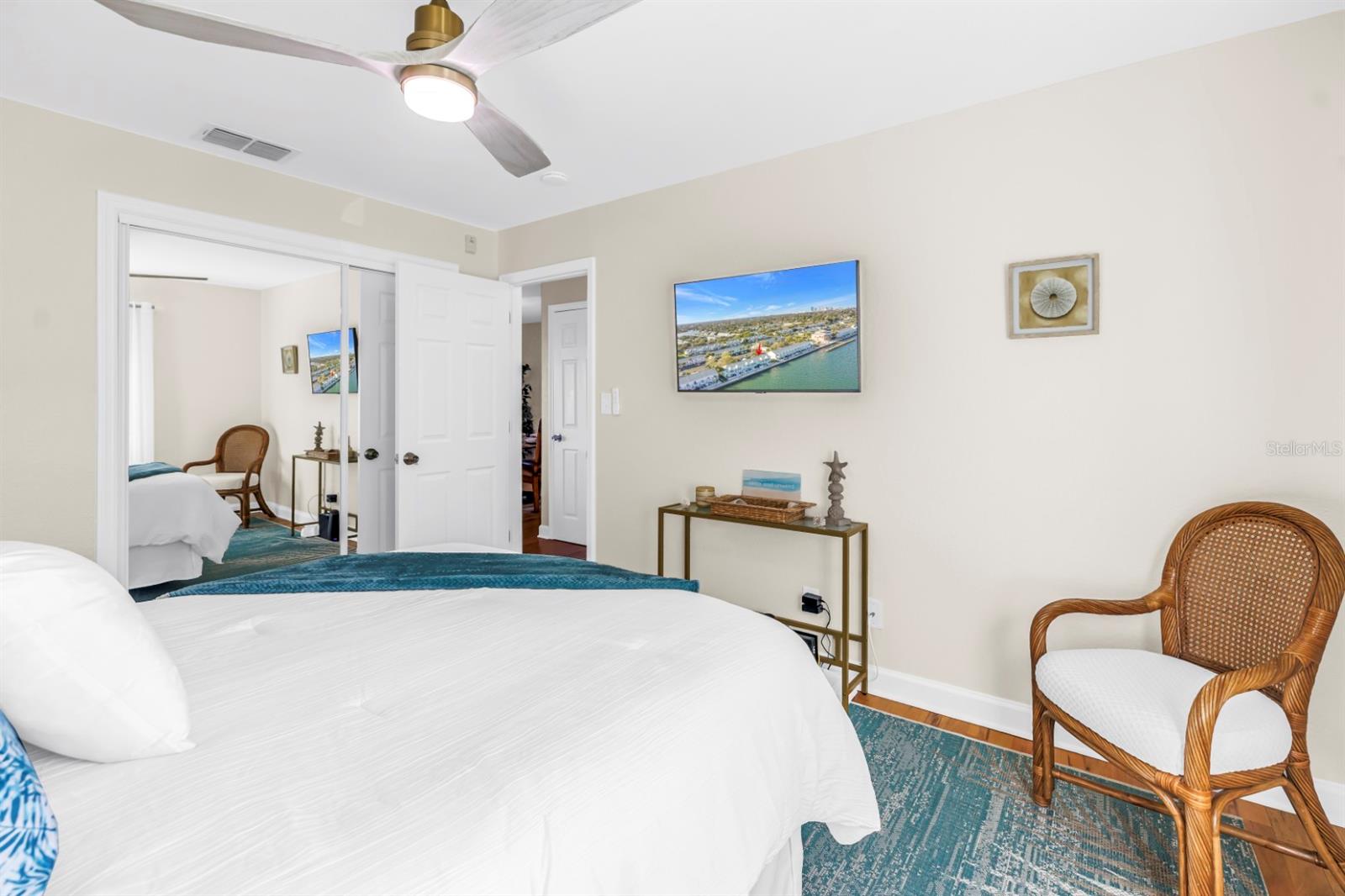 Image 10 of 40 For 5102 Coquina Key Drive Se D