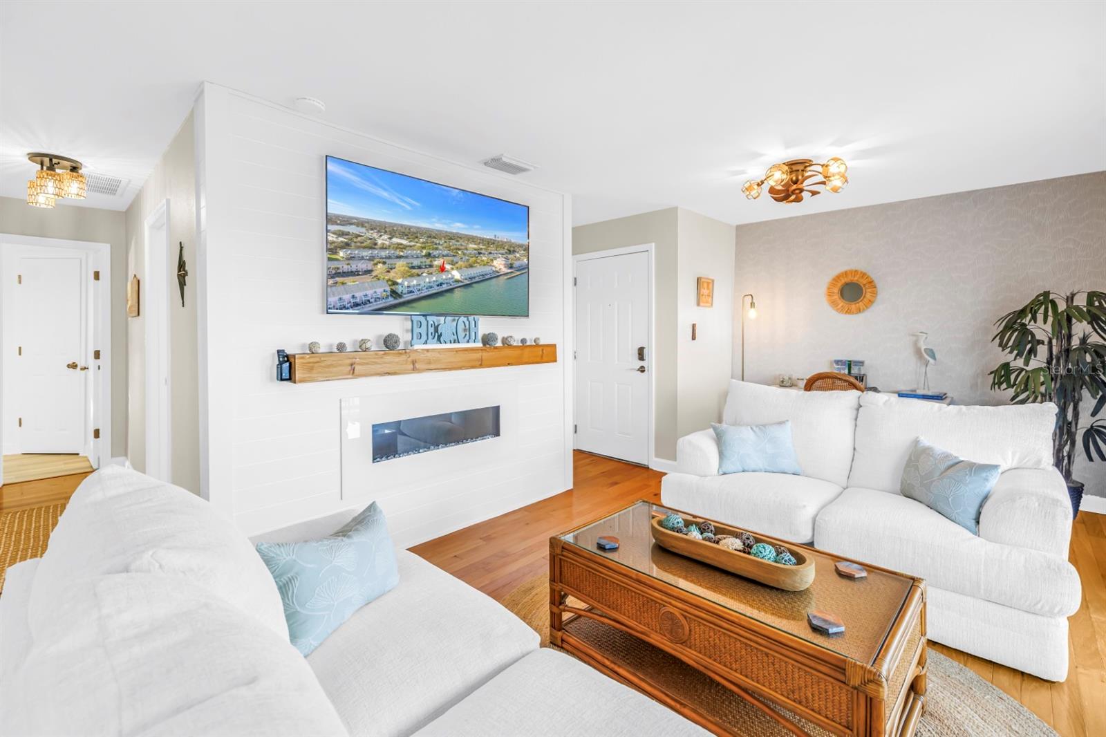 Image 13 of 40 For 5102 Coquina Key Drive Se D