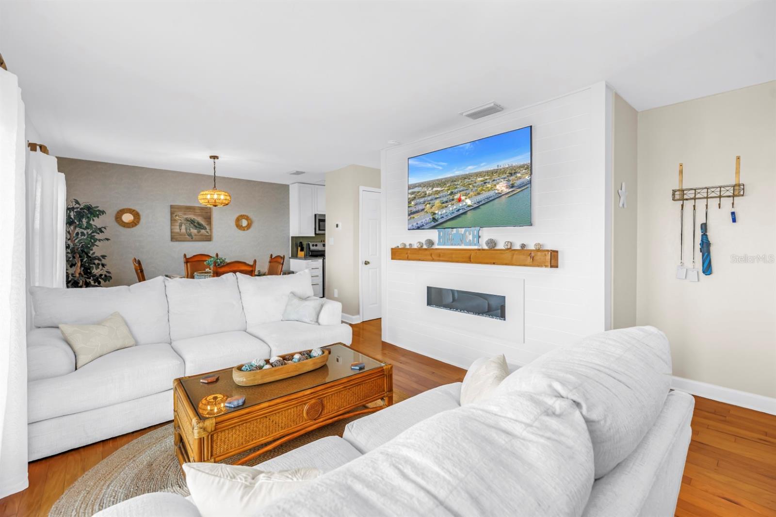 Image 5 of 40 For 5102 Coquina Key Drive Se D