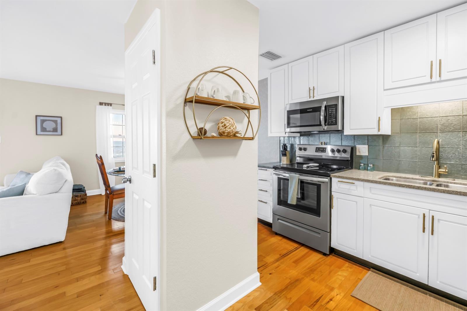 Image 8 of 40 For 5102 Coquina Key Drive Se D