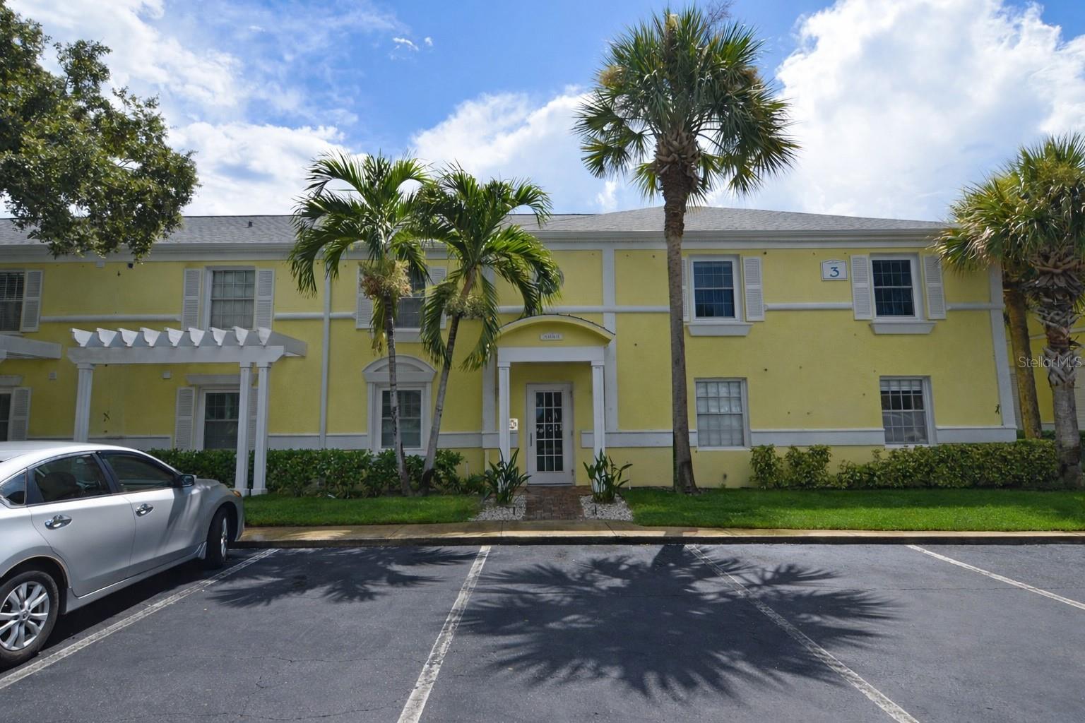 Image 2 of 100 For 5048 Beach Drive Se F