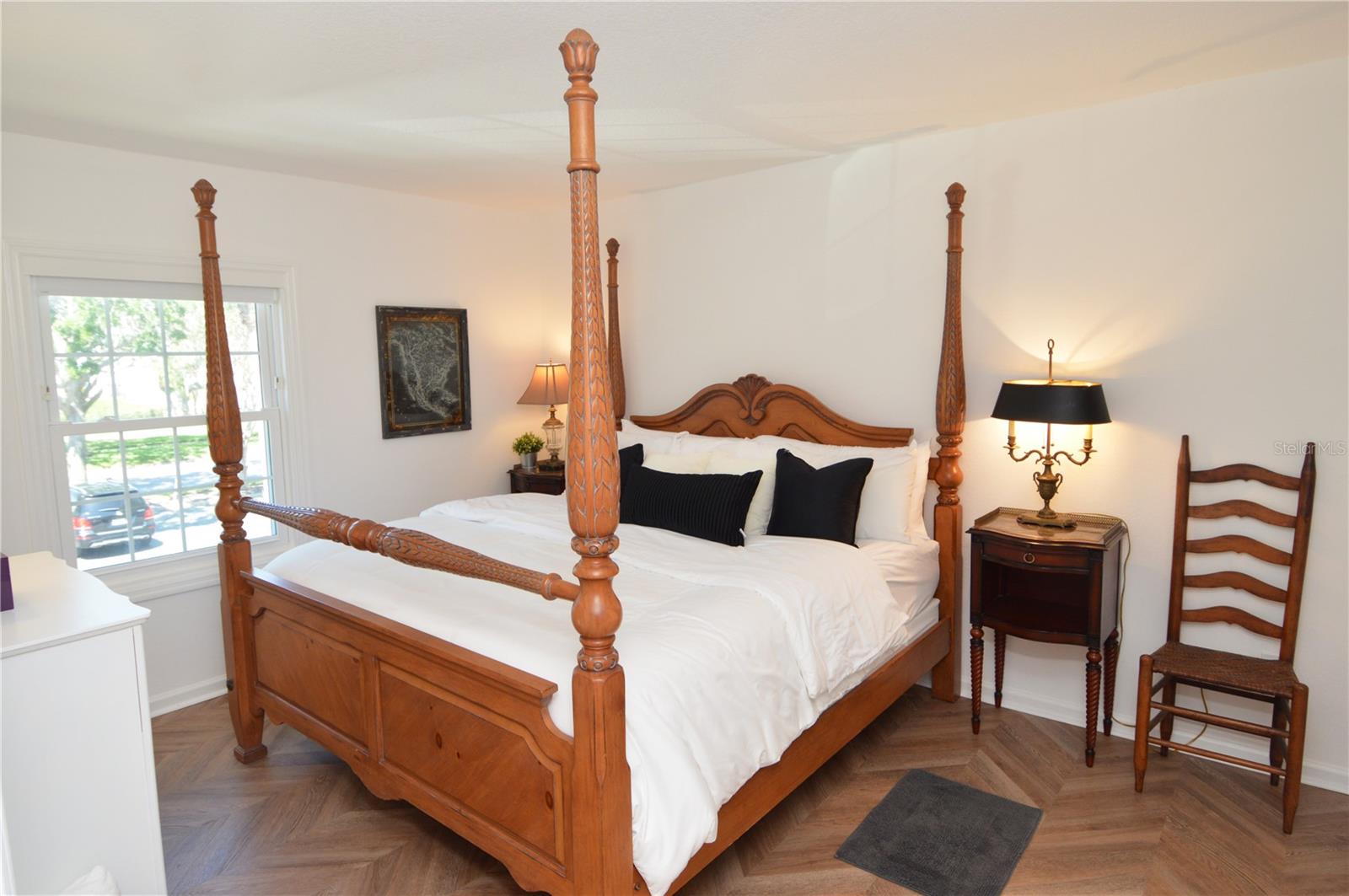 Image 23 of 100 For 5048 Beach Drive Se F