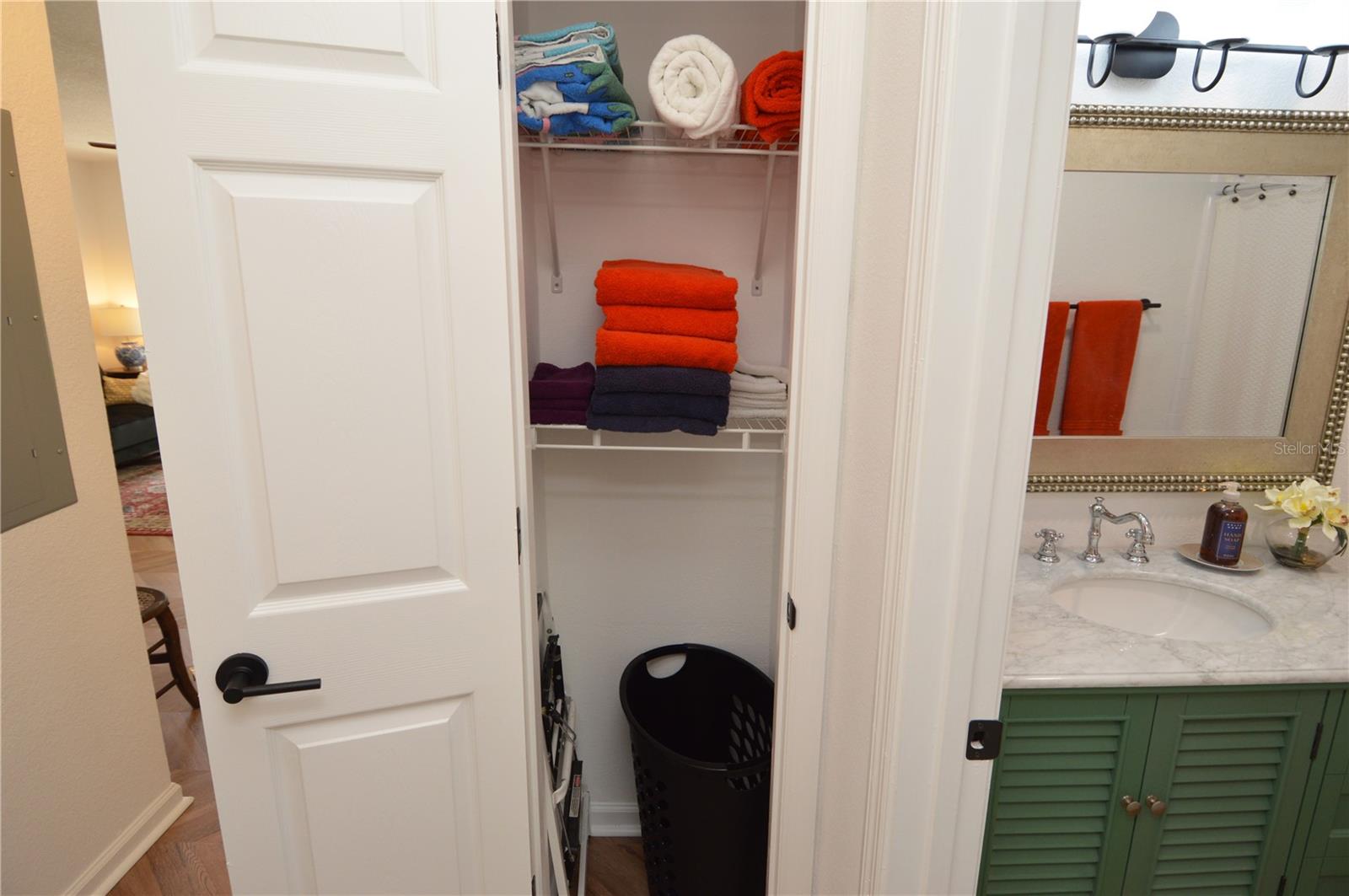 Image 29 of 100 For 5048 Beach Drive Se F