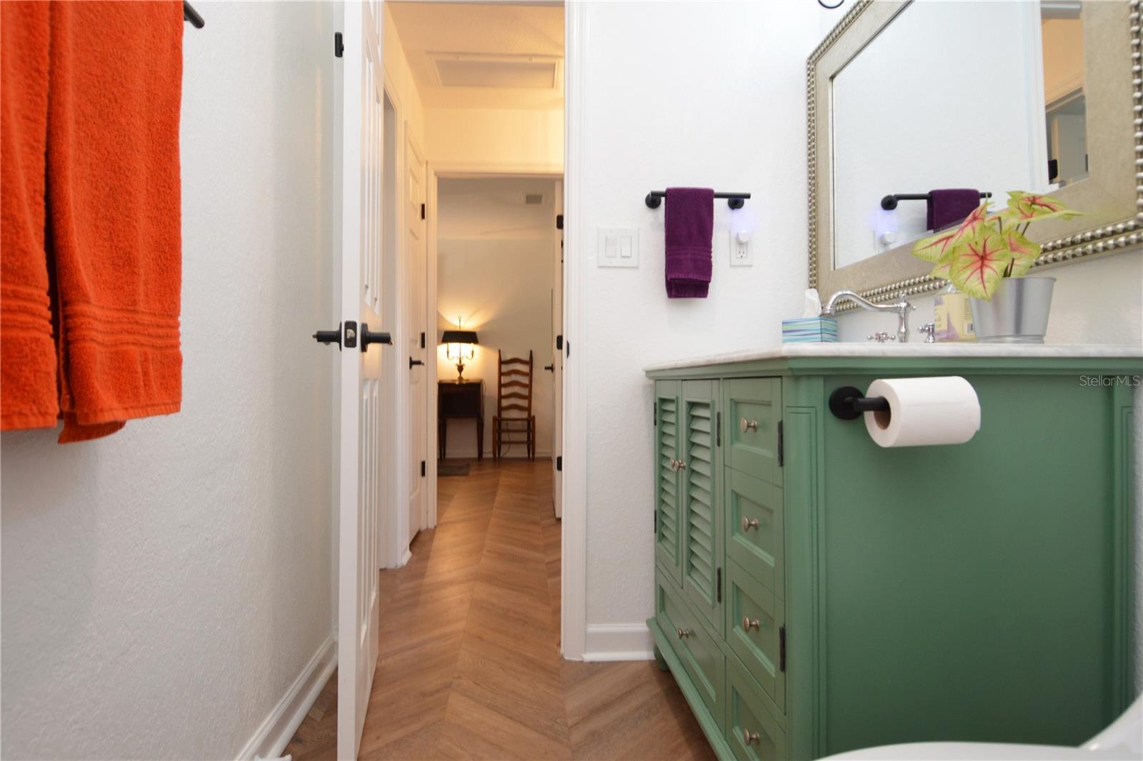 Image 34 of 100 For 5048 Beach Drive Se F