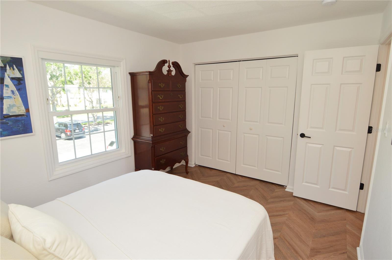 Image 39 of 100 For 5048 Beach Drive Se F