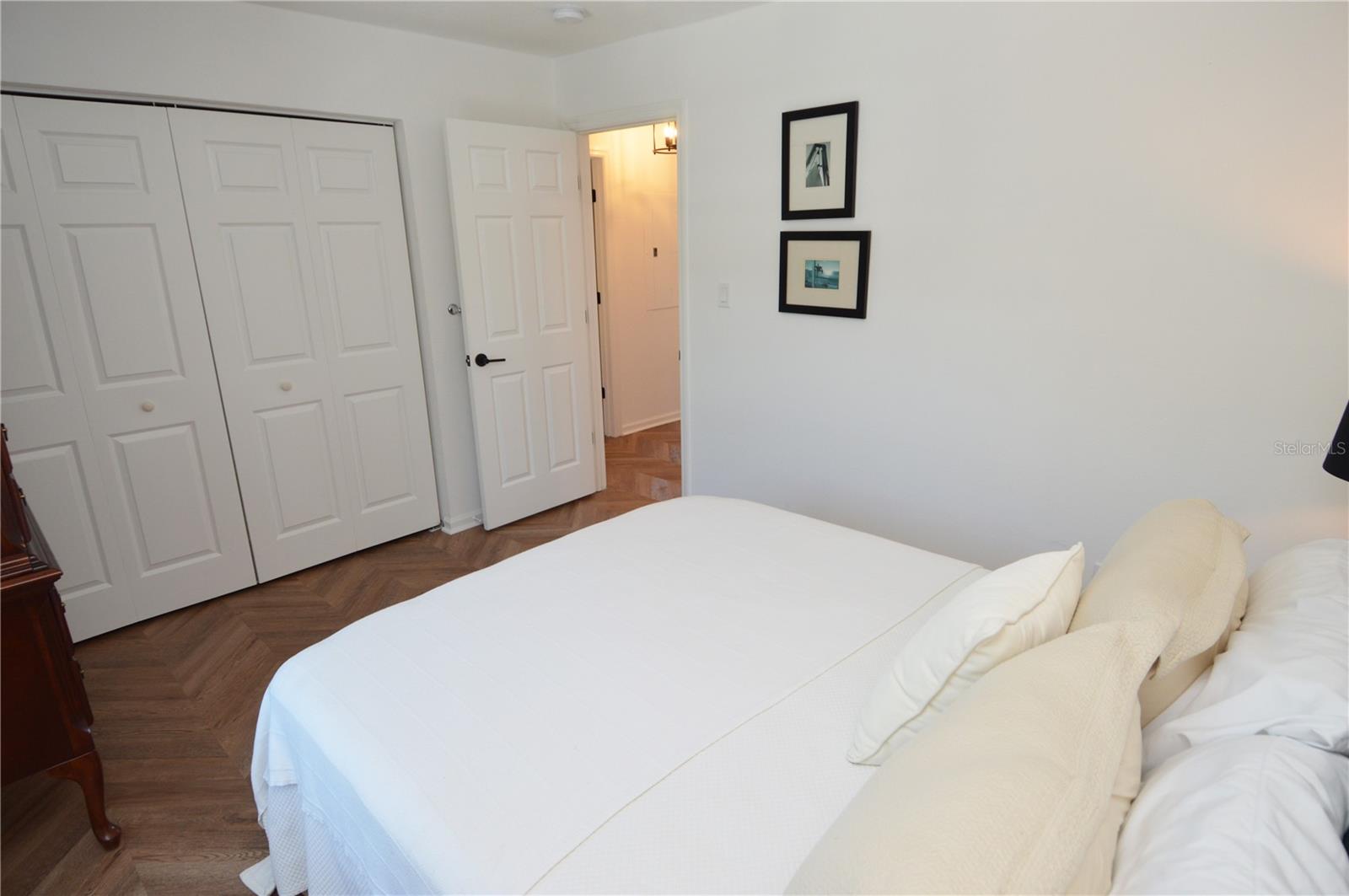 Image 41 of 100 For 5048 Beach Drive Se F