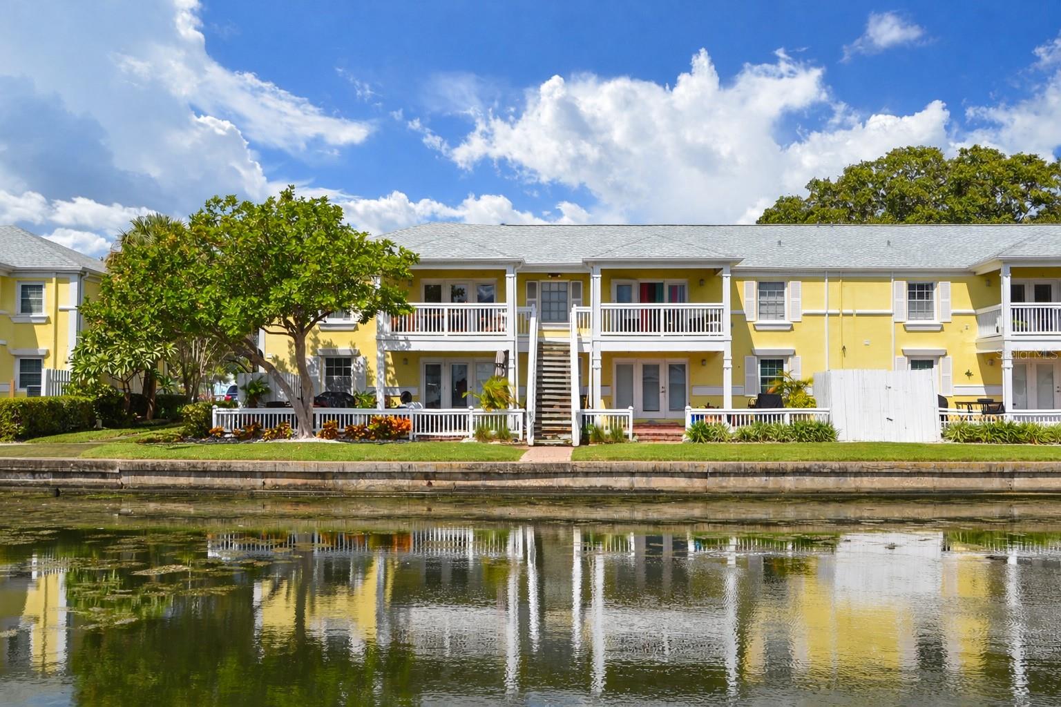 Image 52 of 100 For 5048 Beach Drive Se F