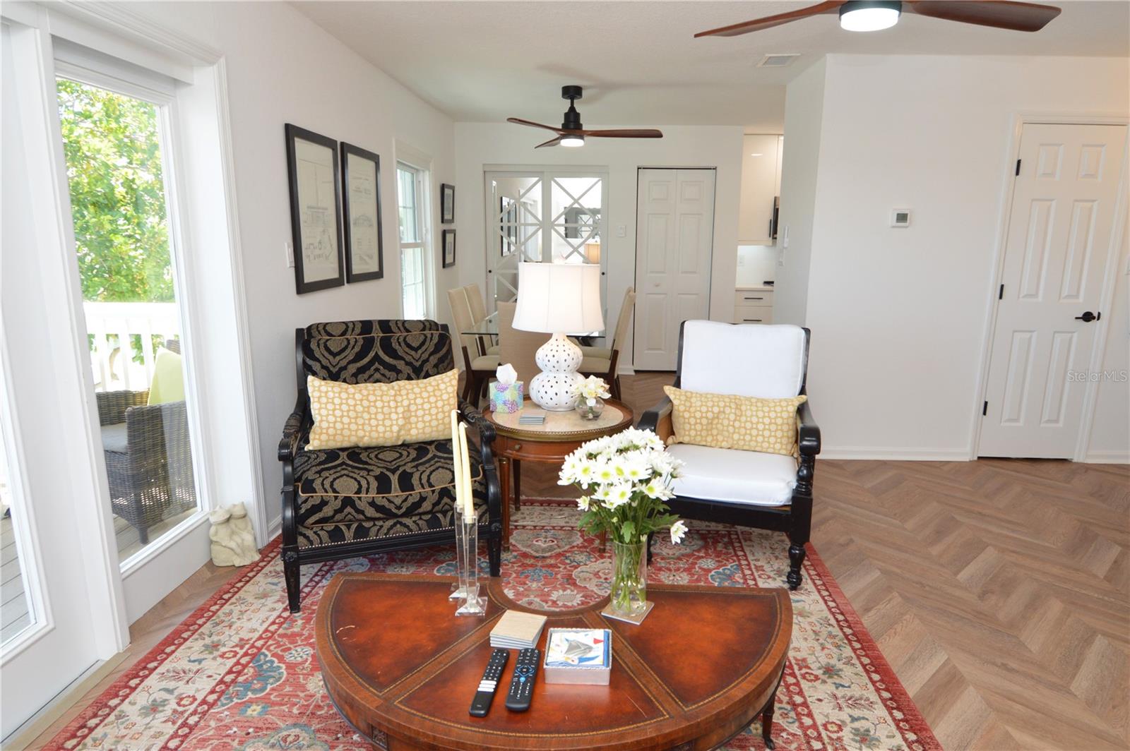 Image 6 of 100 For 5048 Beach Drive Se F