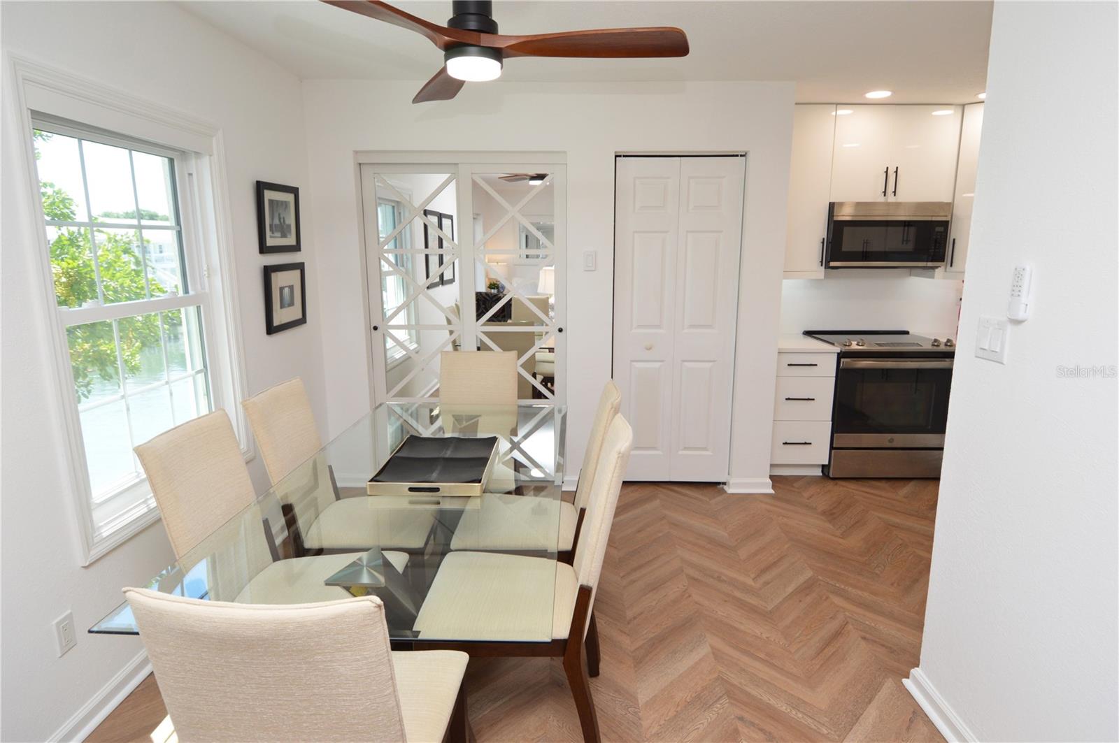 Image 8 of 100 For 5048 Beach Drive Se F