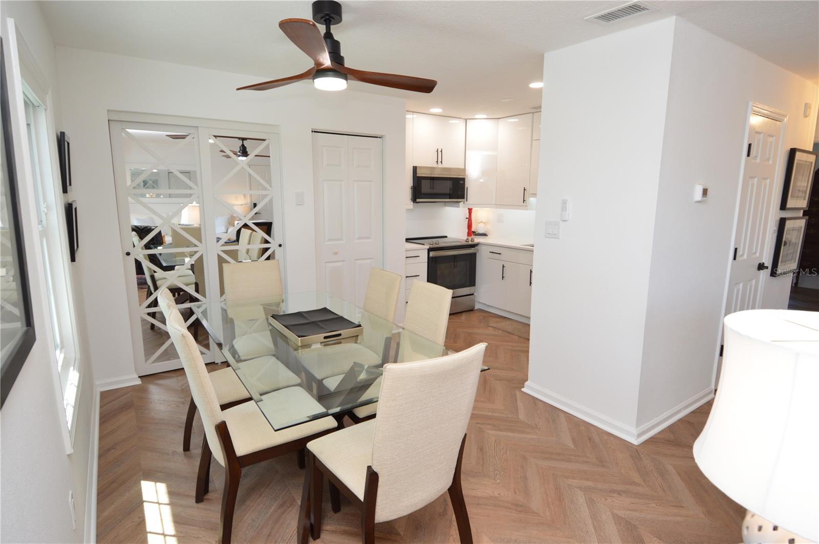 Image 9 of 100 For 5048 Beach Drive Se F