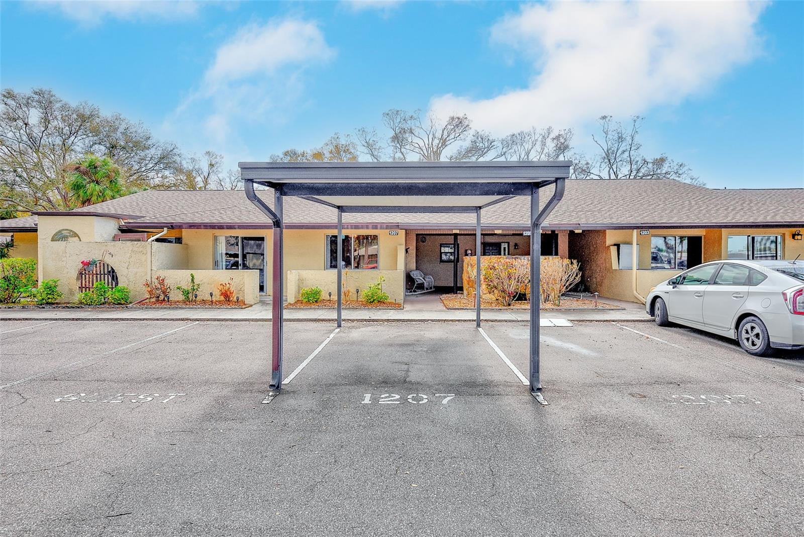 Image 4 of 50 For 1207 13th Circle Se 7