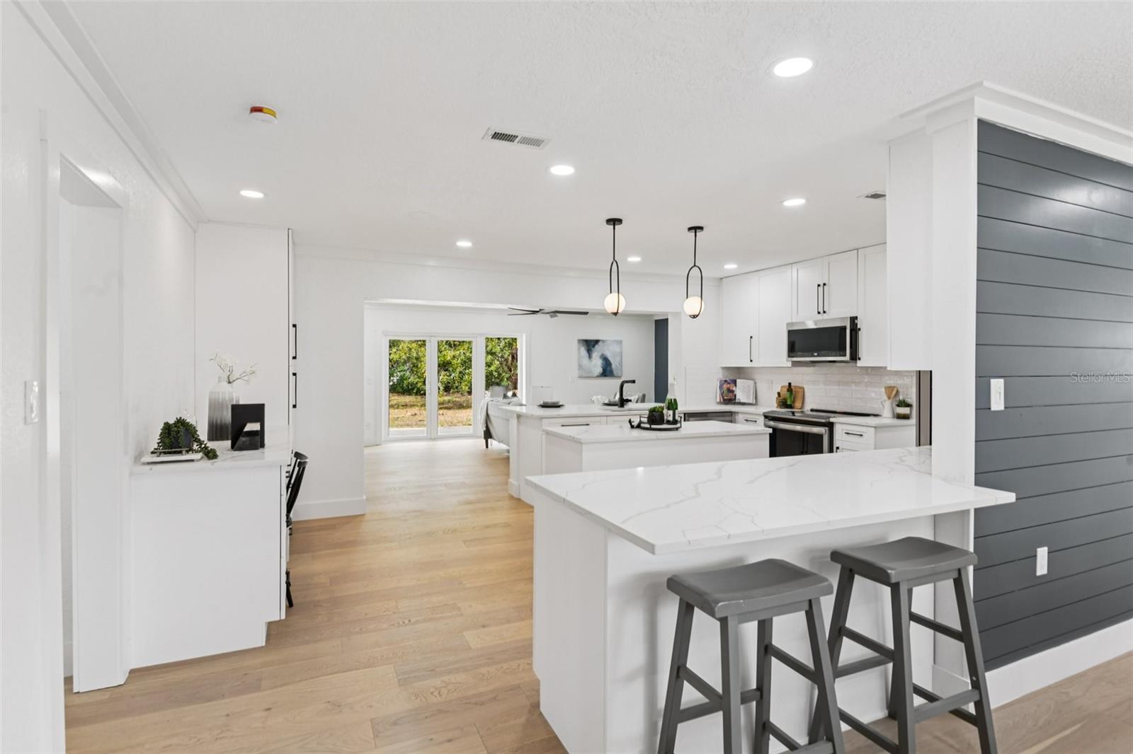 Image 11 of 43 For 850 Rafael Boulevard Ne