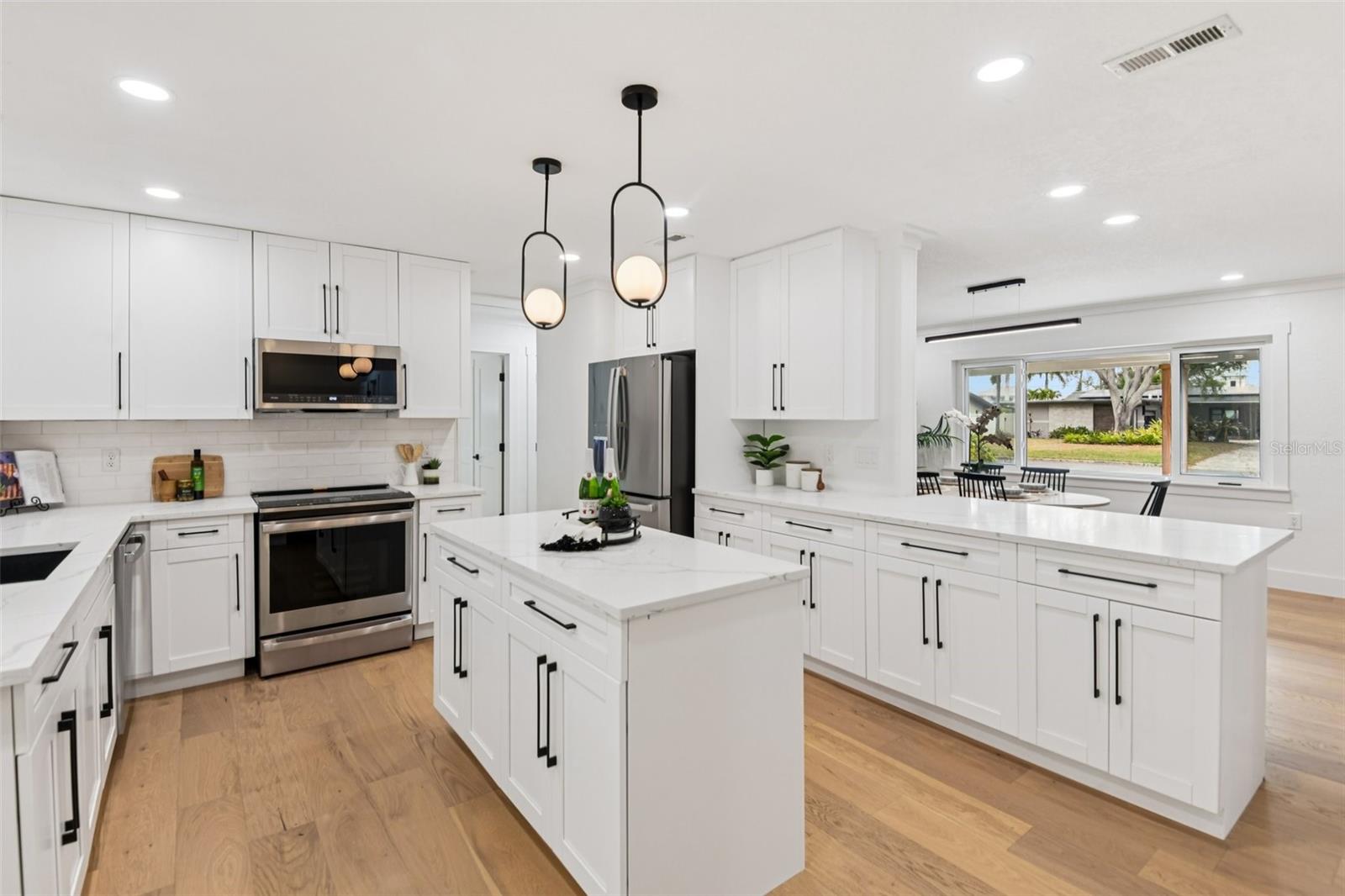 Image 12 of 43 For 850 Rafael Boulevard Ne