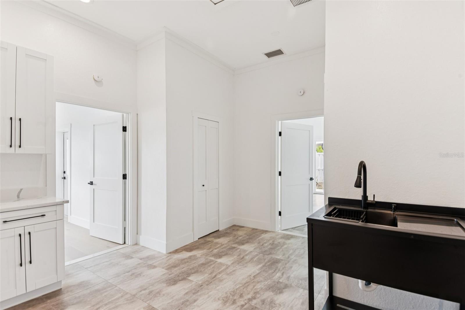 Image 27 of 43 For 850 Rafael Boulevard Ne