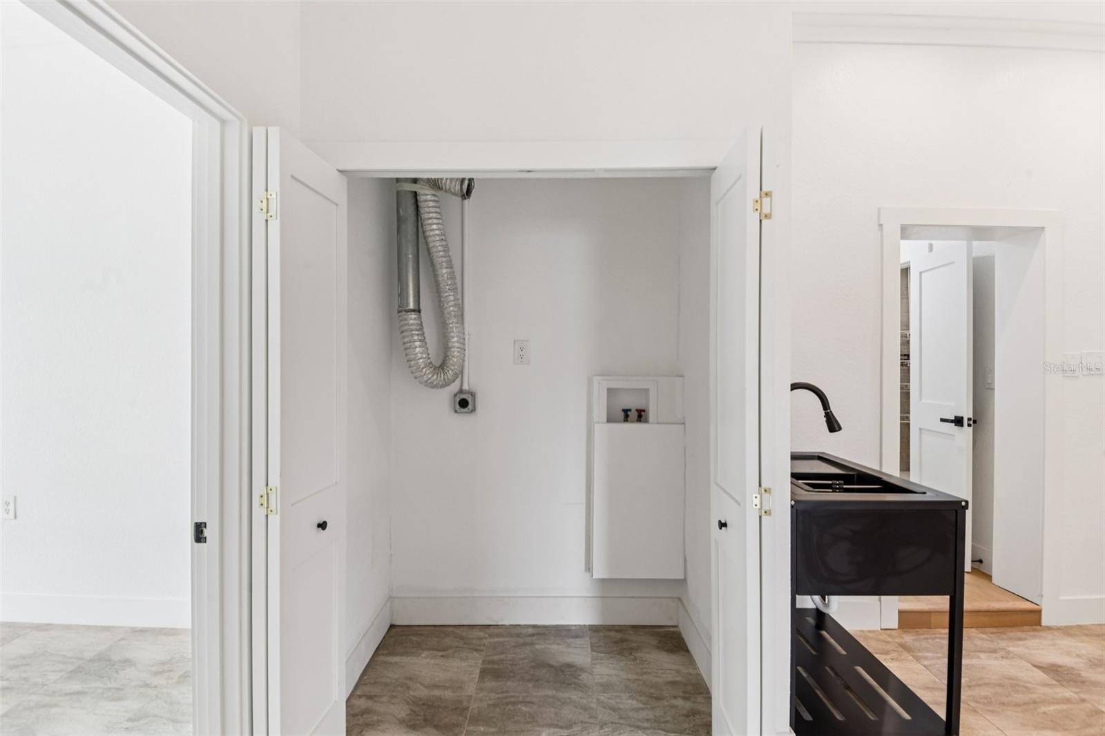 Image 28 of 43 For 850 Rafael Boulevard Ne