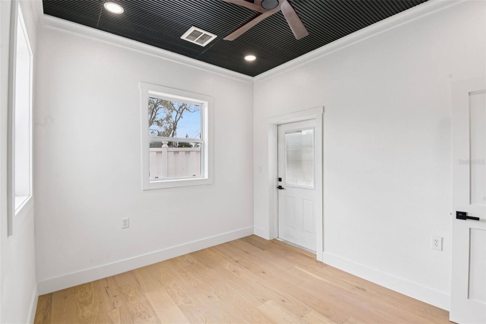 Image 30 of 43 For 850 Rafael Boulevard Ne