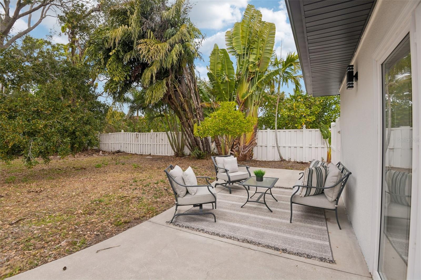 Image 7 of 43 For 850 Rafael Boulevard Ne