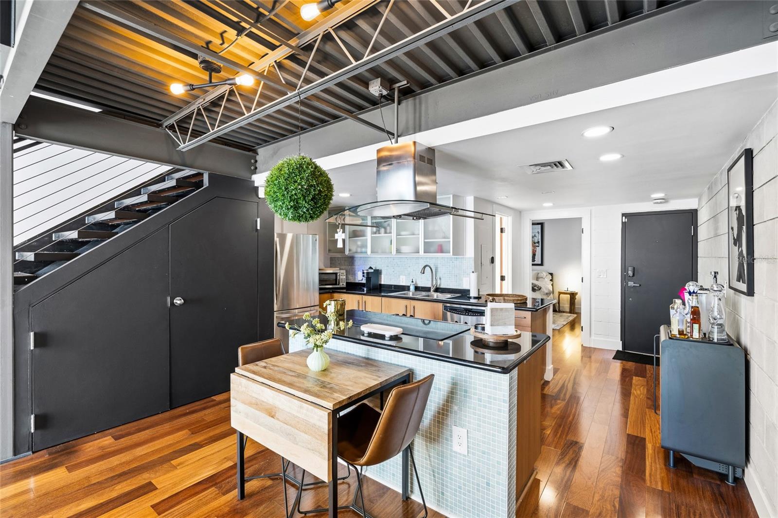 Image 11 of 33 For 213 12th Street