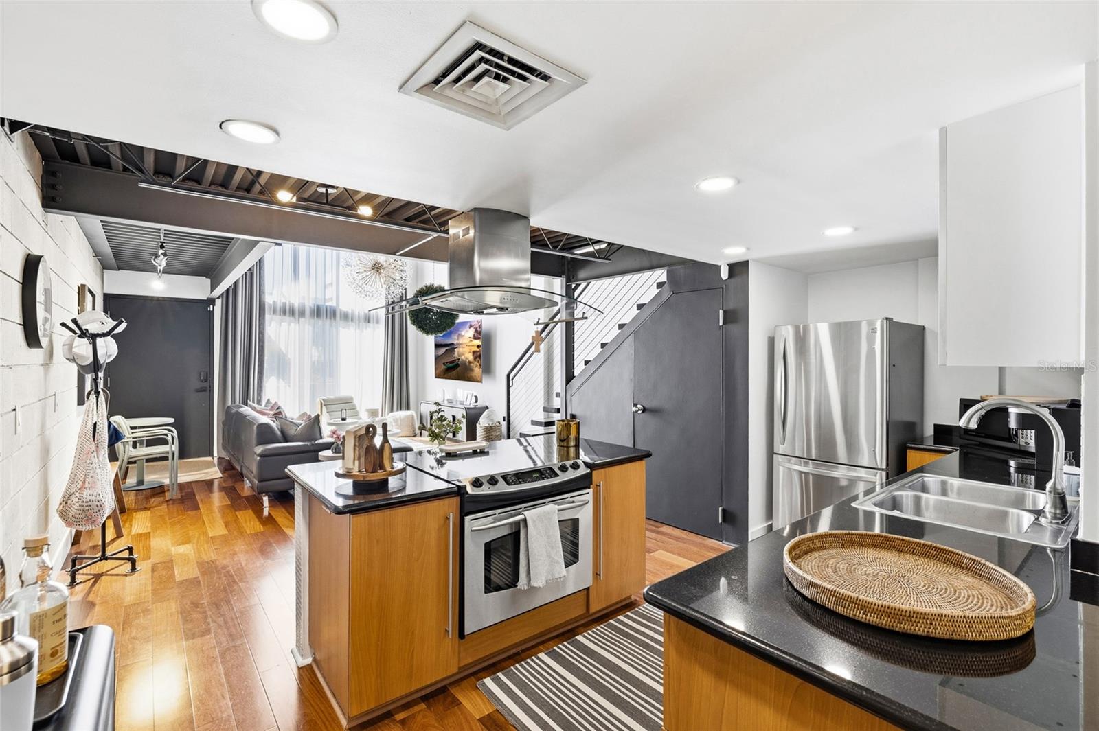 Image 13 of 33 For 213 12th Street