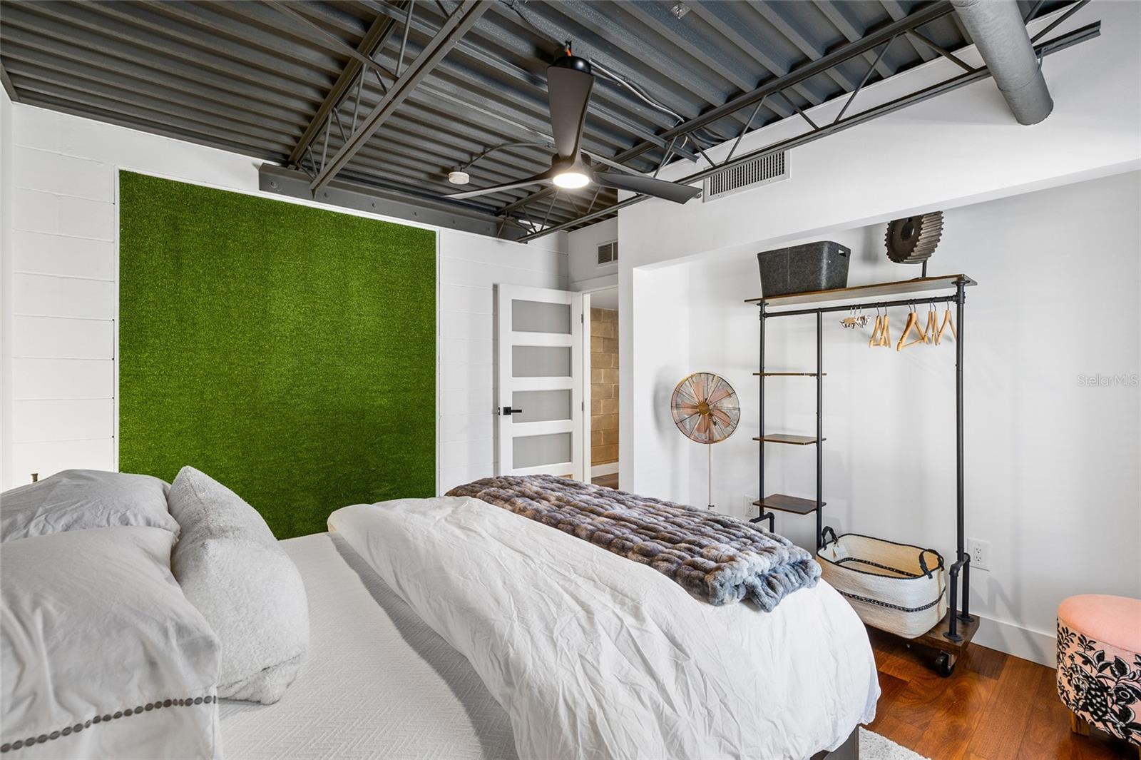 Image 21 of 33 For 213 12th Street