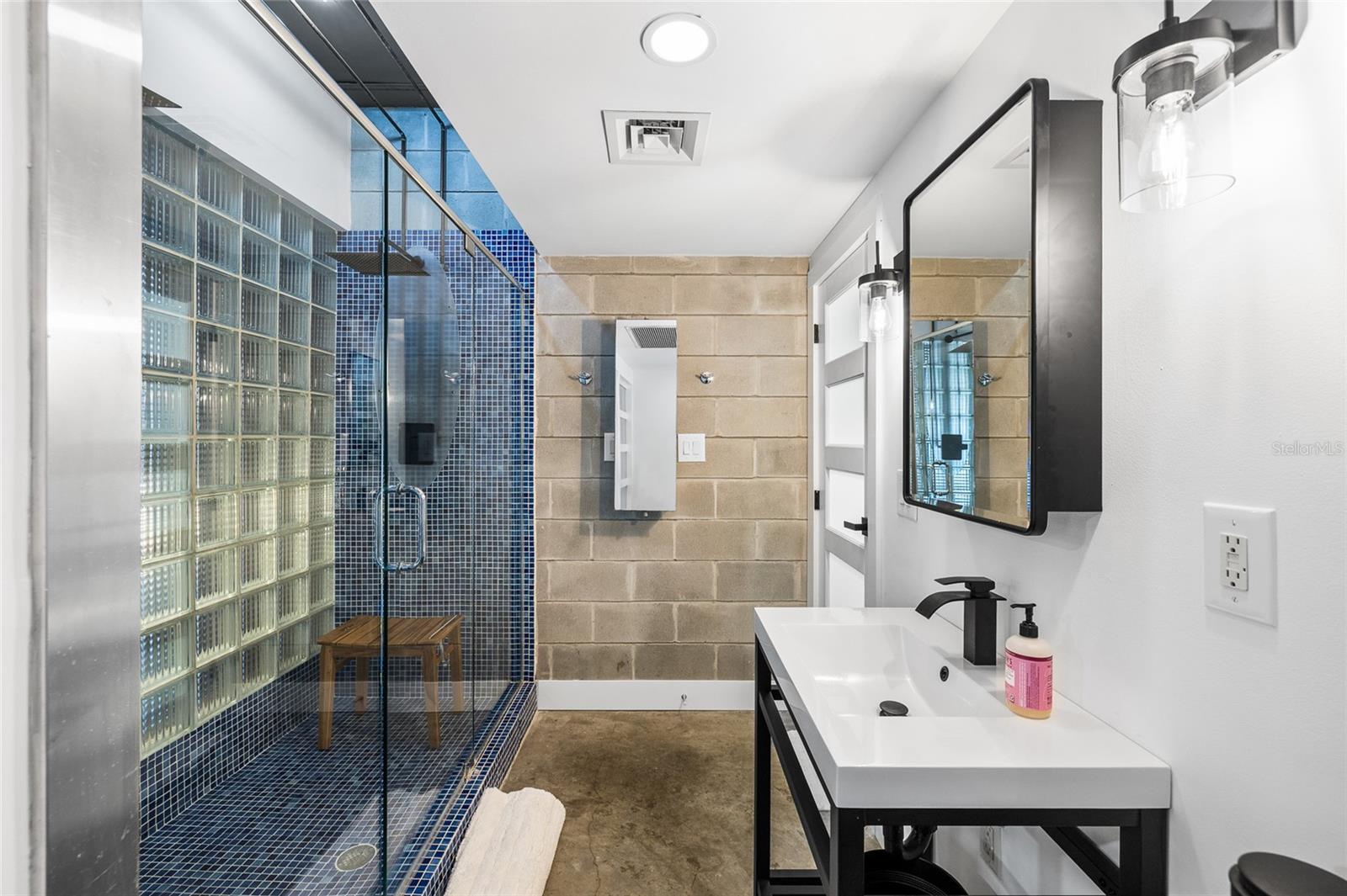 Image 26 of 33 For 213 12th Street