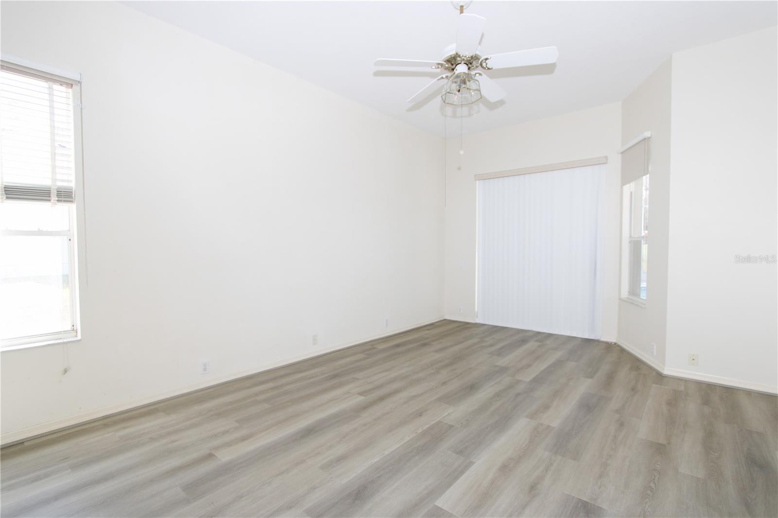 Image 12 of 41 For 2319 Sunview Avenue