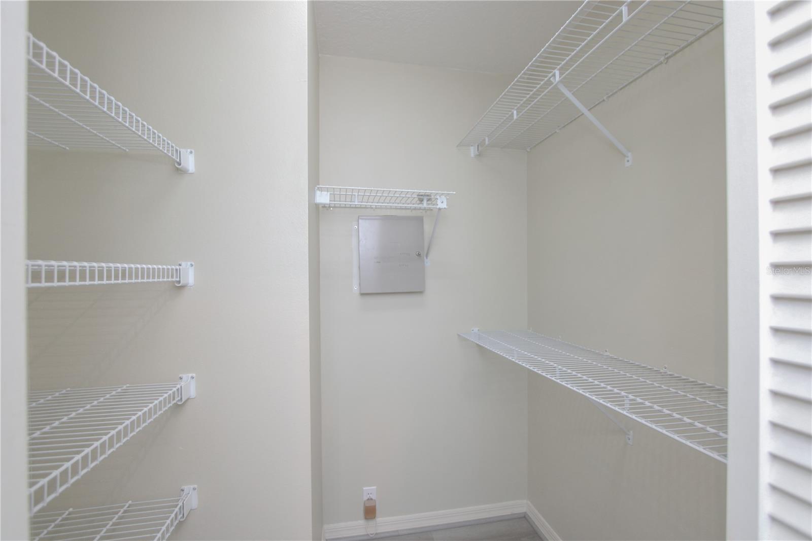 Image 17 of 41 For 2319 Sunview Avenue