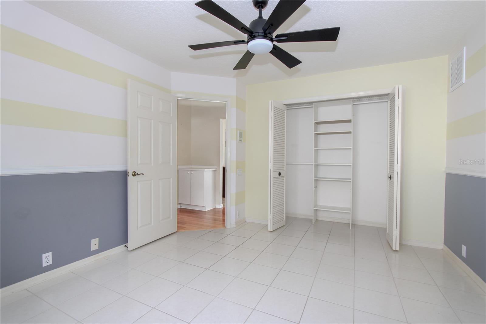 Image 28 of 41 For 2319 Sunview Avenue